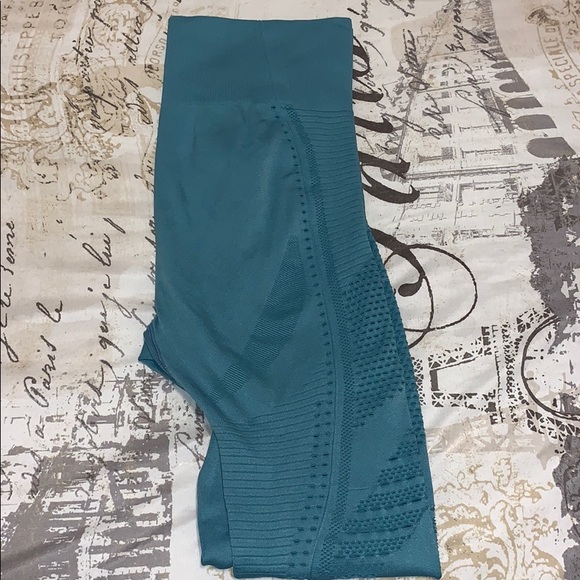 Athletic Leggings - Picture 3 of 3